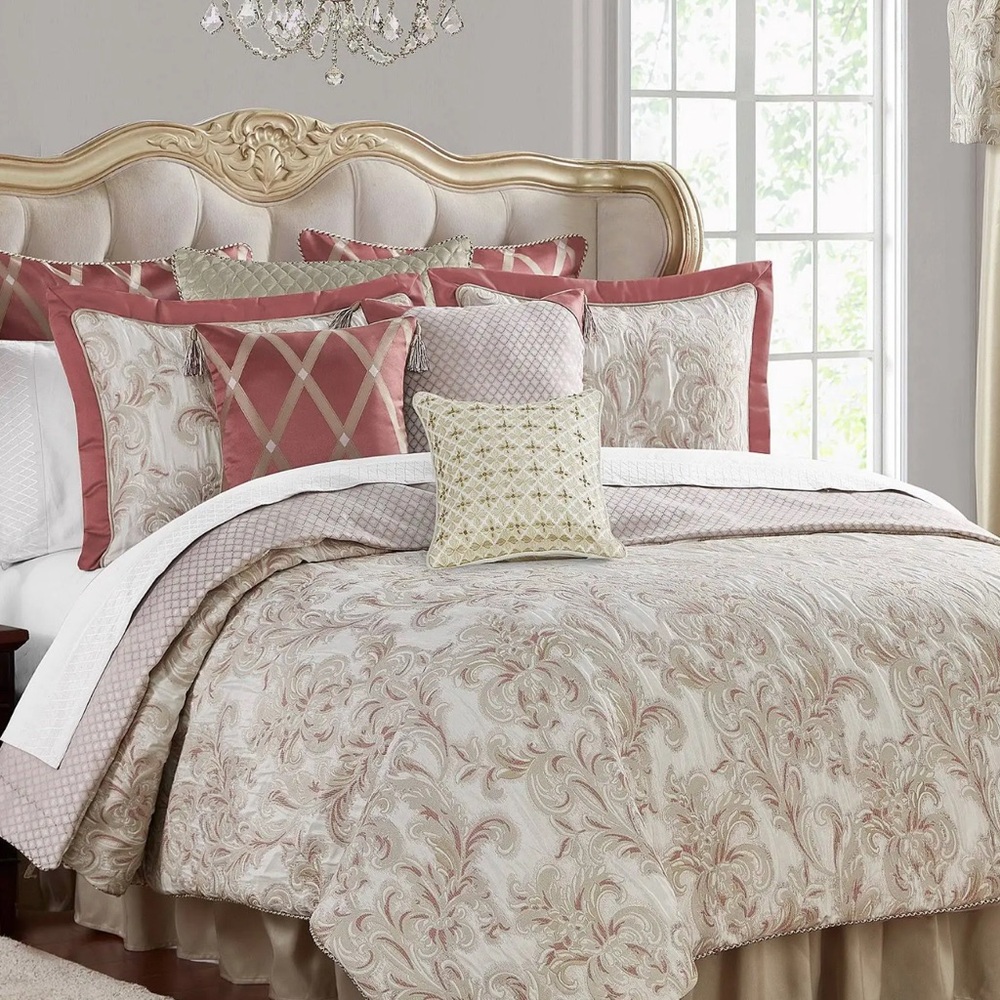 WATERFORD Anora 4PC Comforter Set, Ivory, King